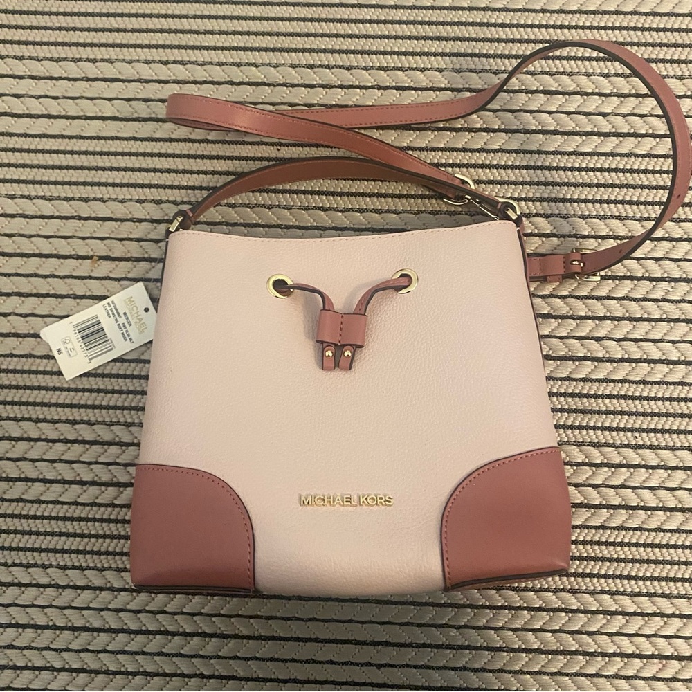 Michael Kors Mercer Gallery Small Two-Tone Pebbled Leather Shoulder Bag